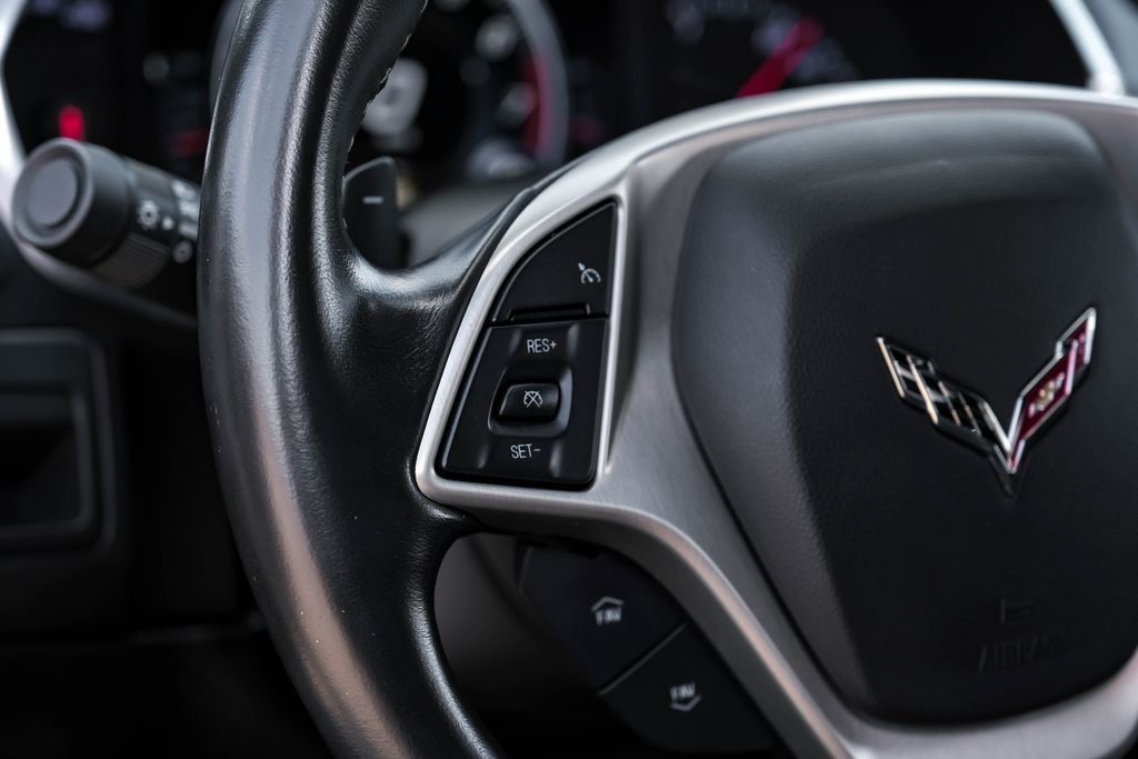 2017 Chevrolet Corvette Stingray 1LT photo 14