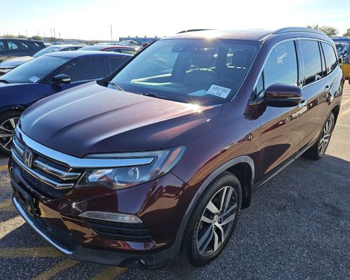 2016 Honda Pilot Elite's photo