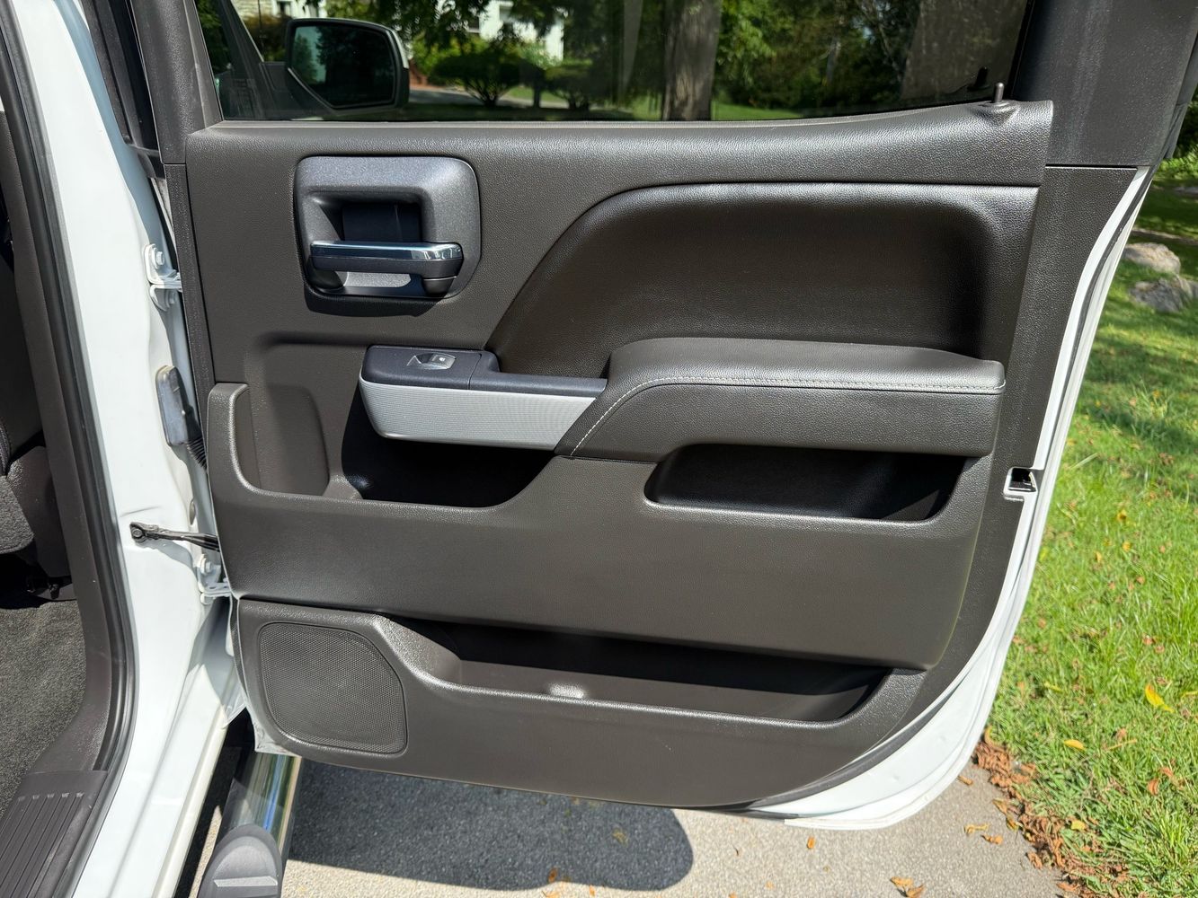2016 Chevrolet Silverado 1500 LT Z71 photo 26