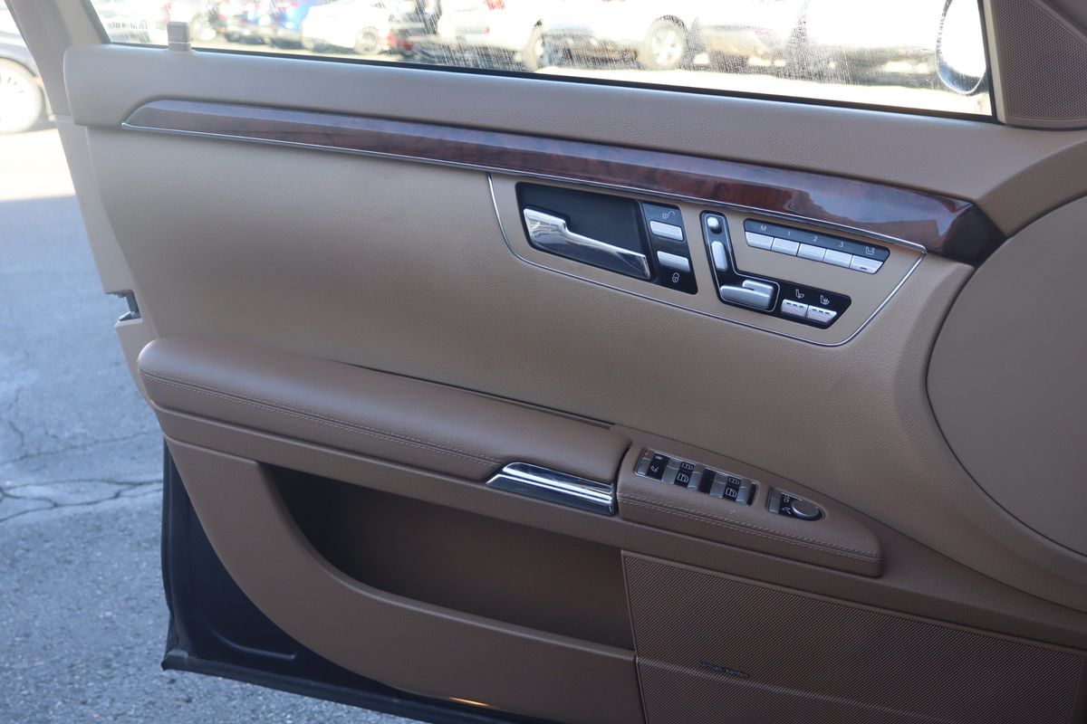 2008 Mercedes-Benz S-Class S 550 4MATIC