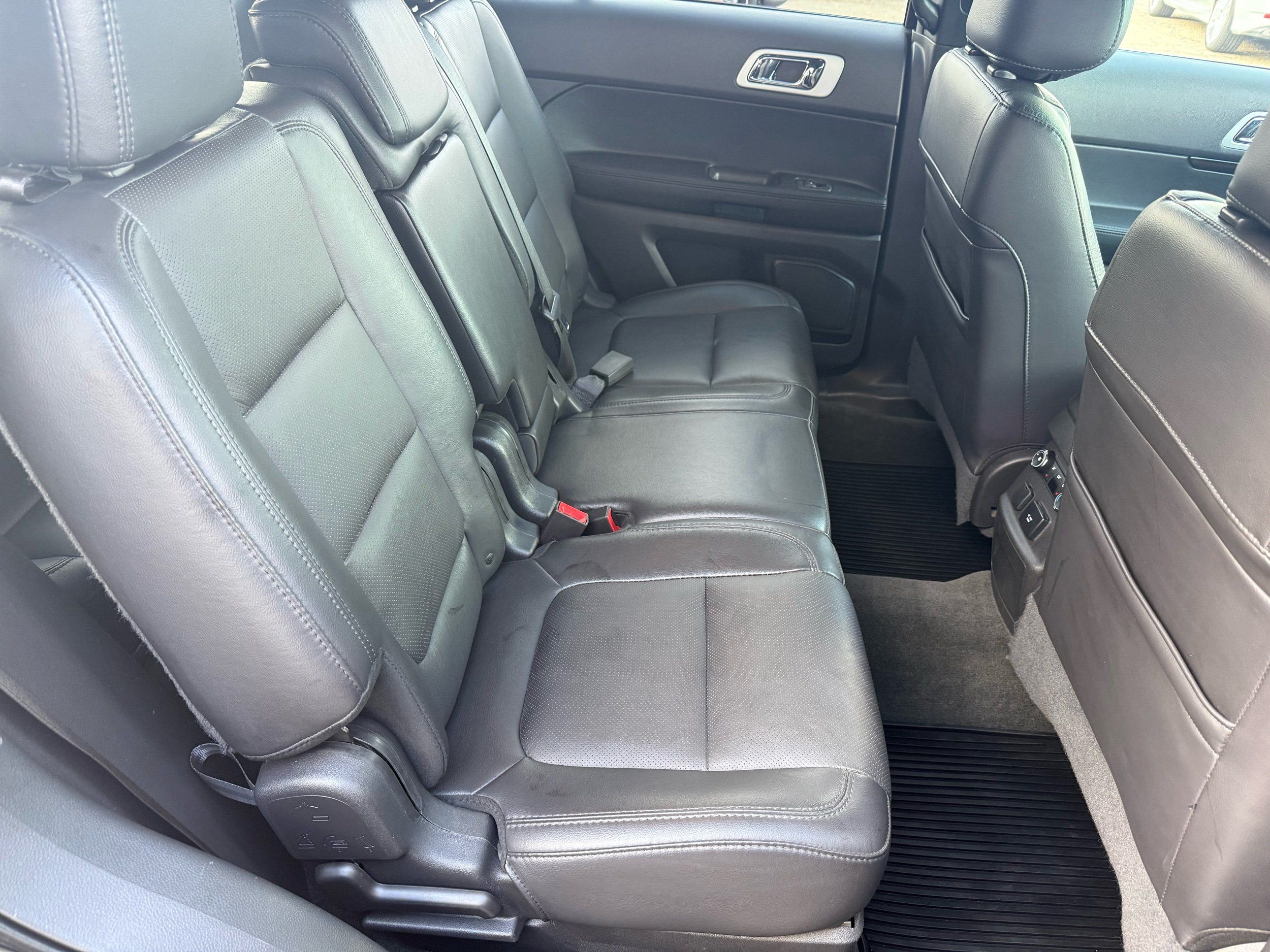 2015 Ford Explorer Limited photo 15