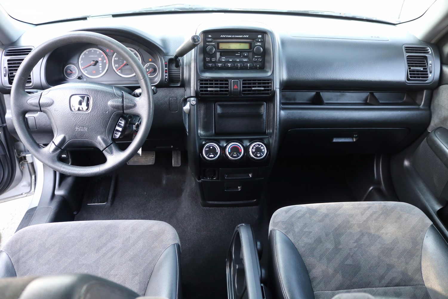 File:Interior of Honda CR-Z 02.jpg - Wikimedia Commons