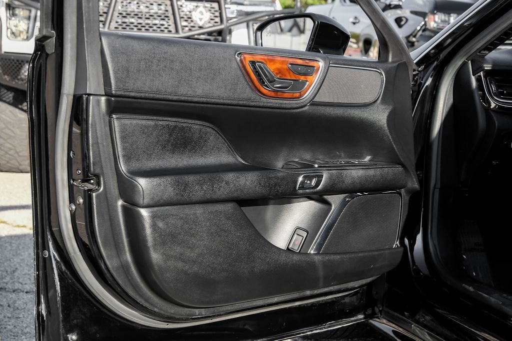 2017 Lincoln Continental Select photo 41