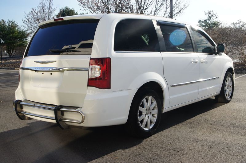 2014 Chrysler Town and Country Touring | Zoom Auto Group - Used