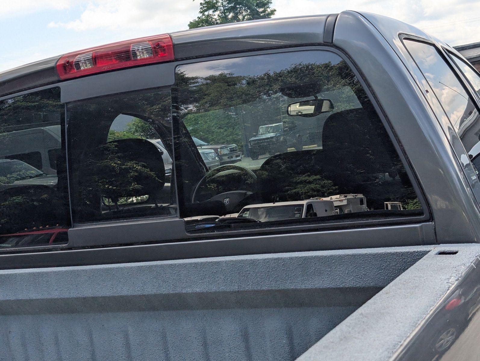 2004 Dodge Ram 3500 30