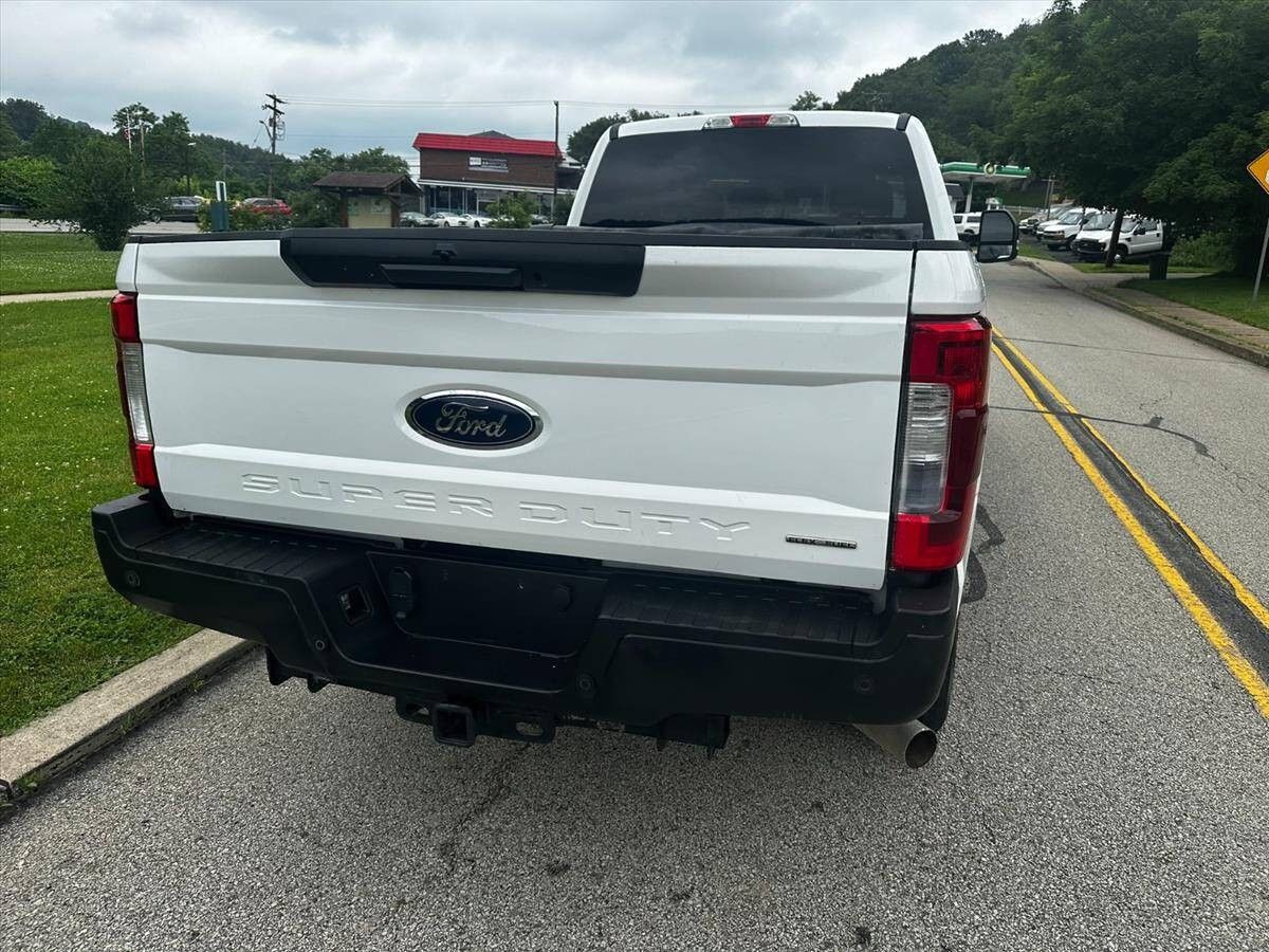 2017 Ford F-250 Super Duty 10