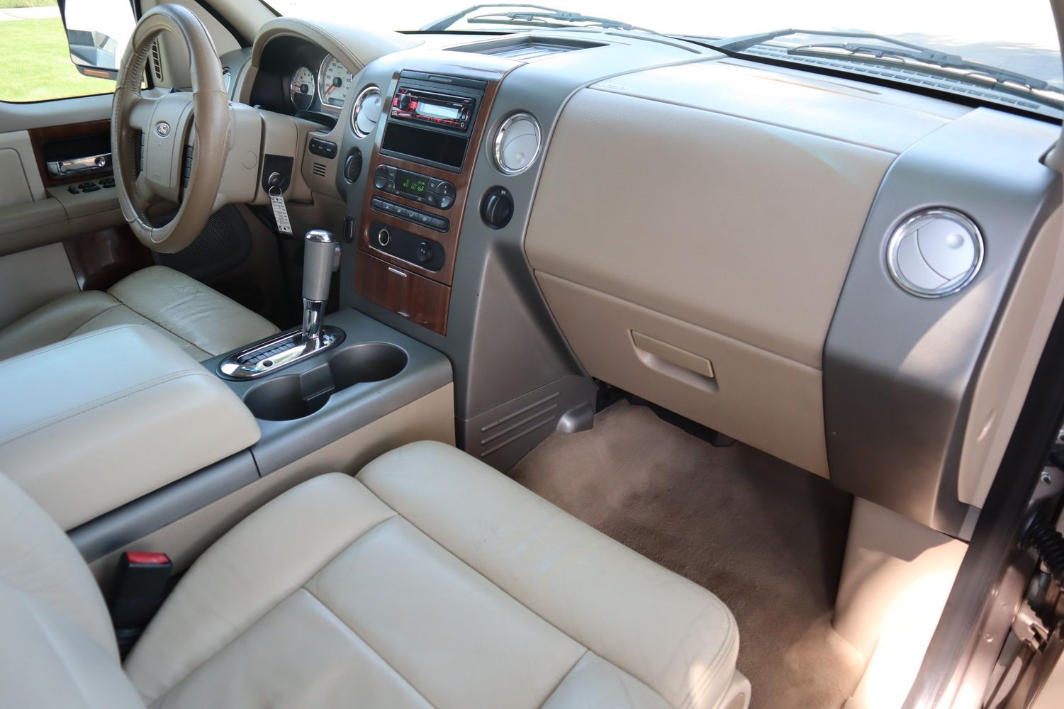 2004 Ford F-150 Lariat | Victory Motors of Colorado