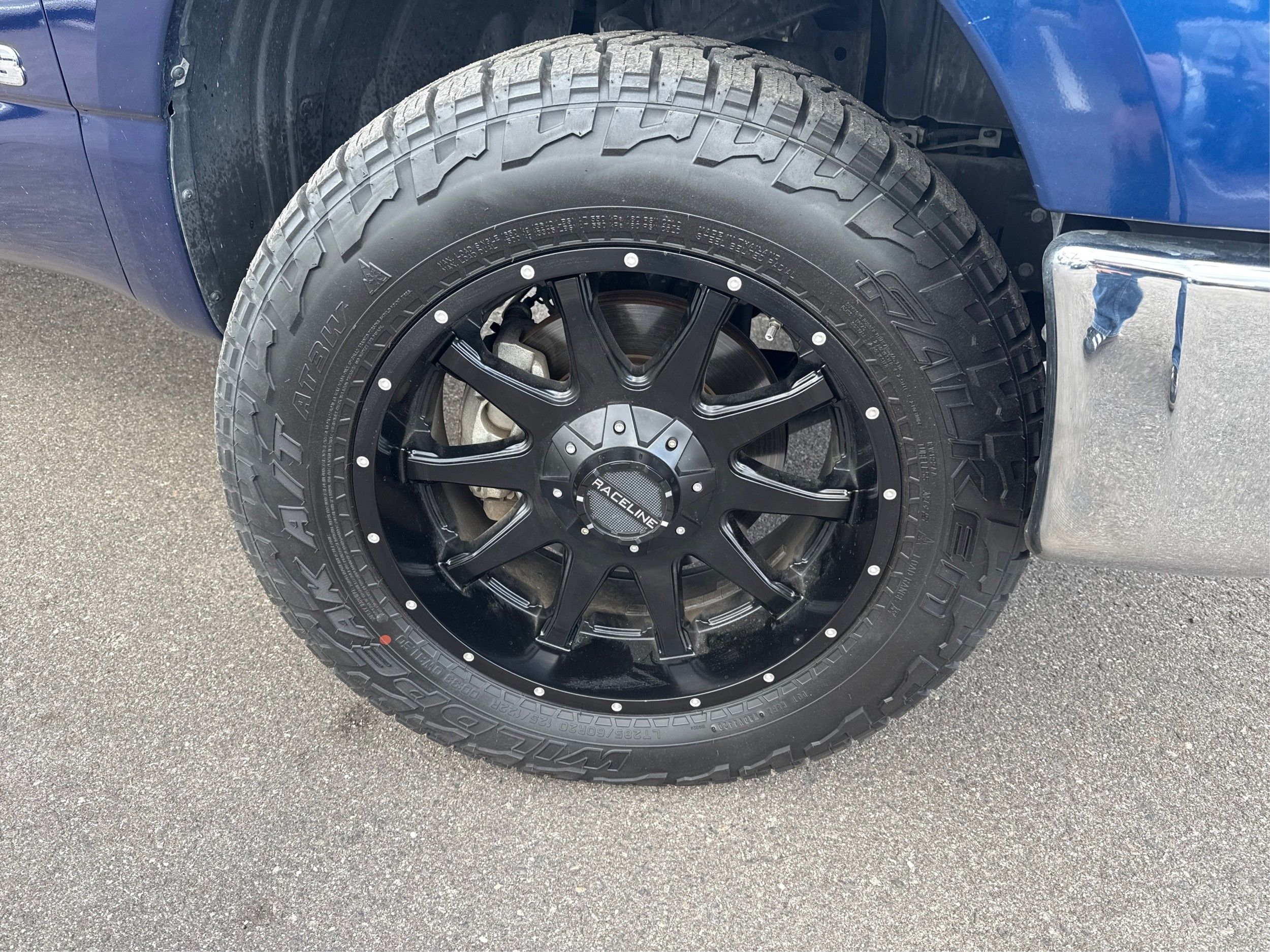 2018 Nissan Titan SV photo 25