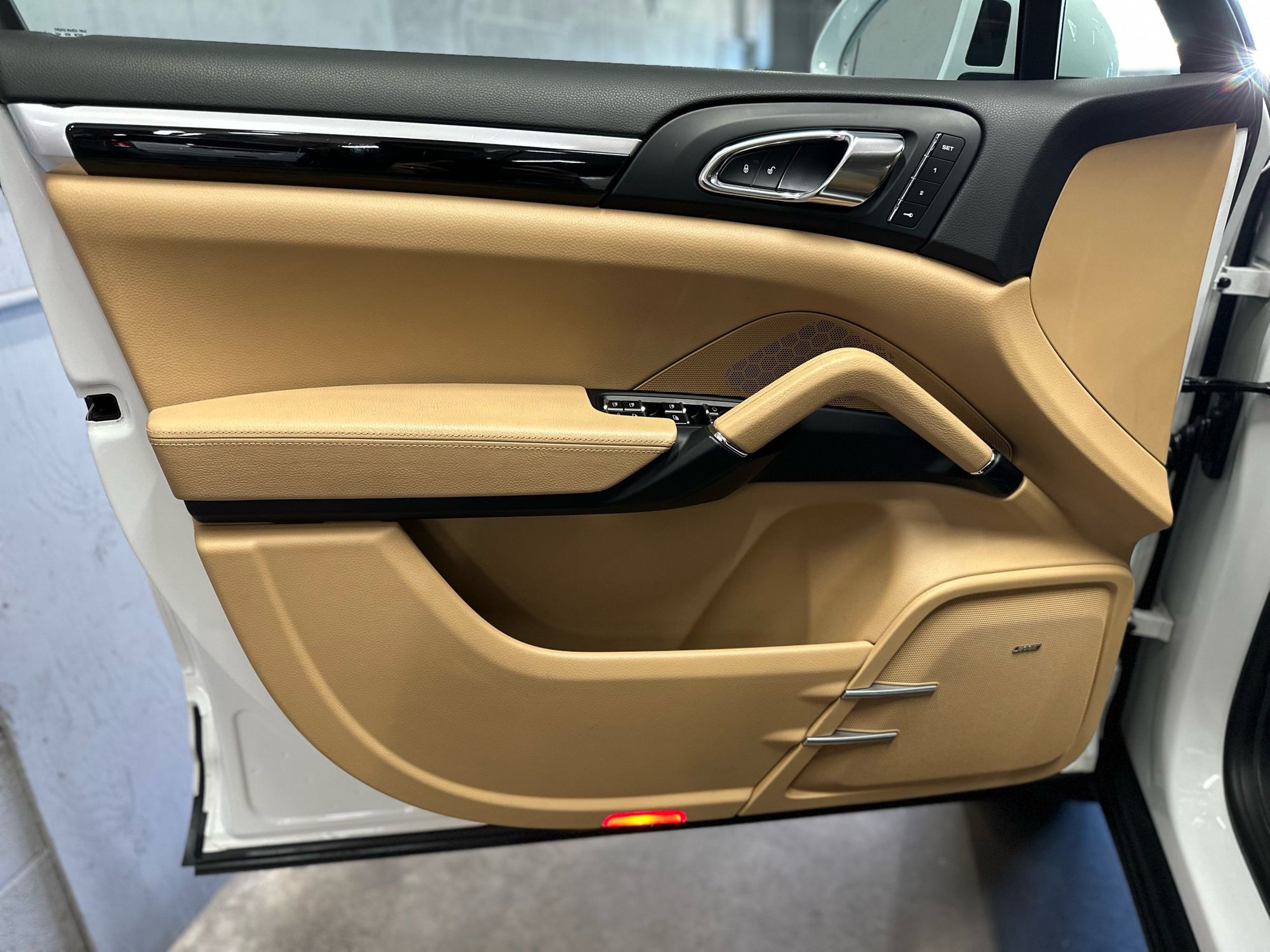 2016 Porsche Cayenne Diesel photo 9