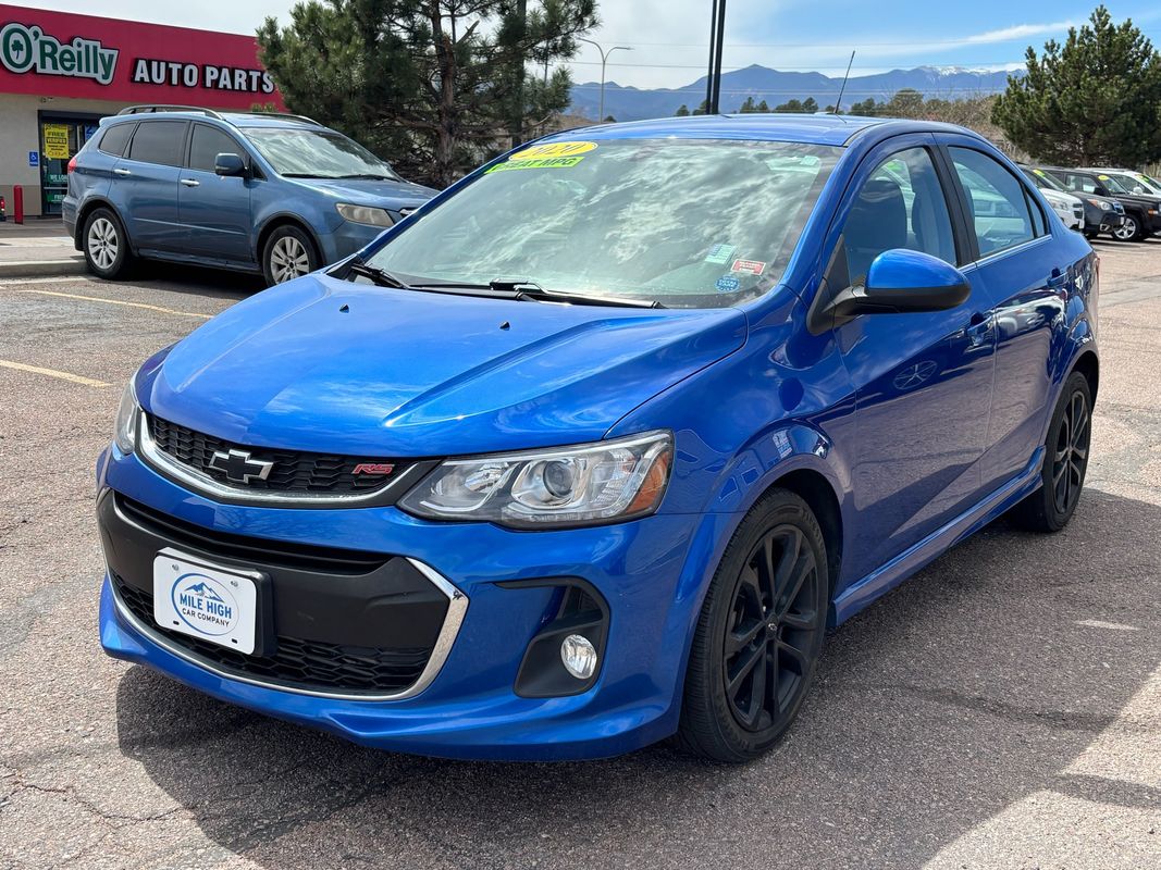 View vehicle photo 3