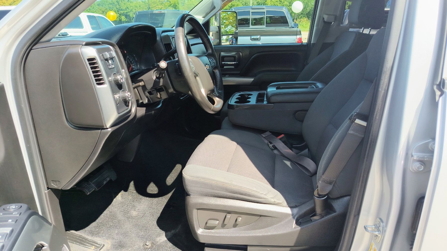 2016 Chevrolet Silverado 1500 LT photo 9