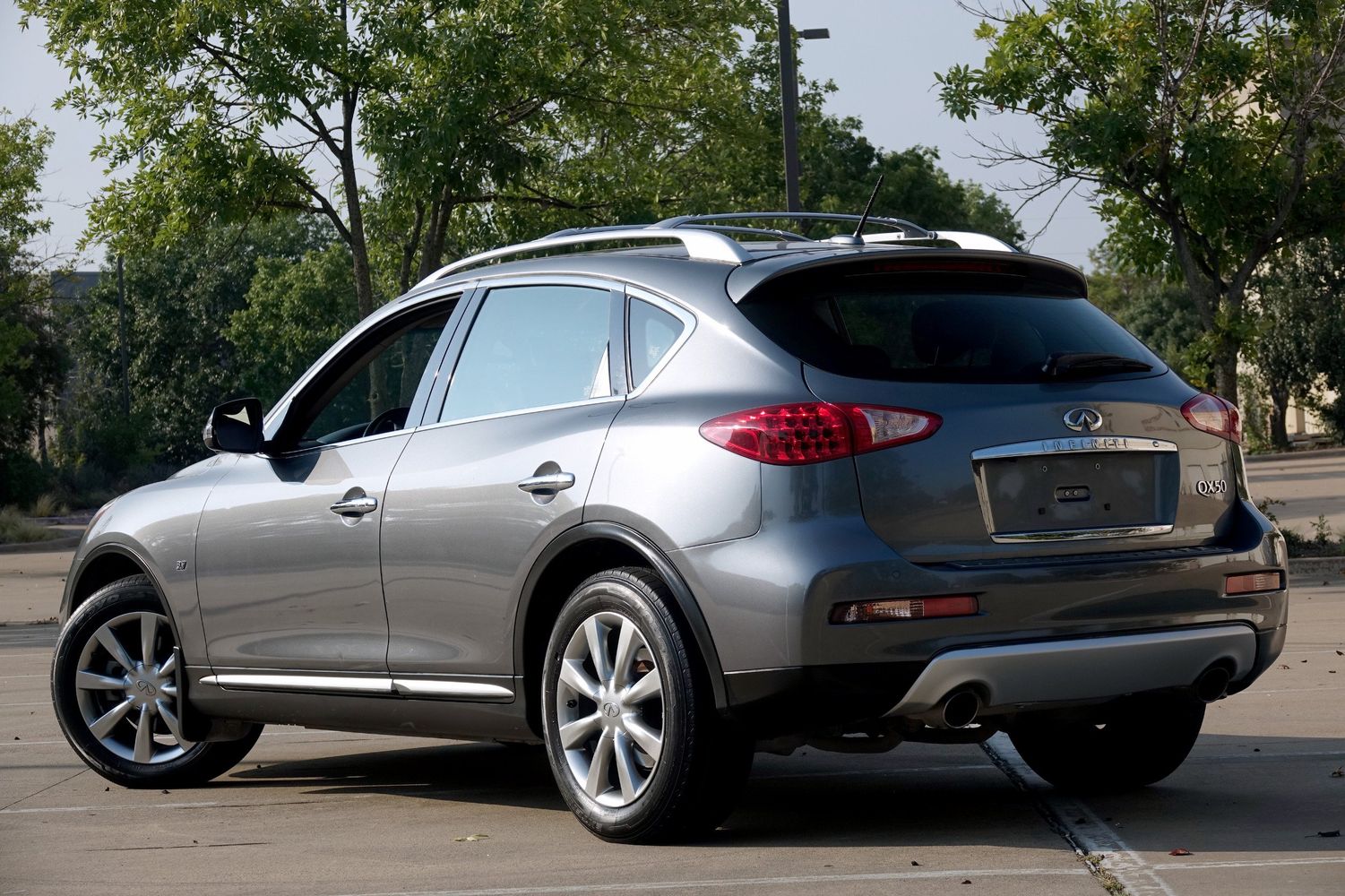 2017 Infiniti QX50 photo 3