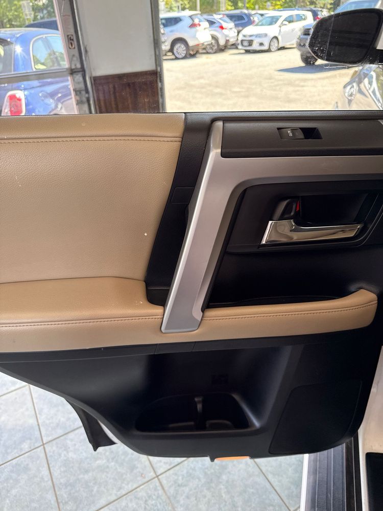 2017 Toyota 4Runner SR5 photo 13