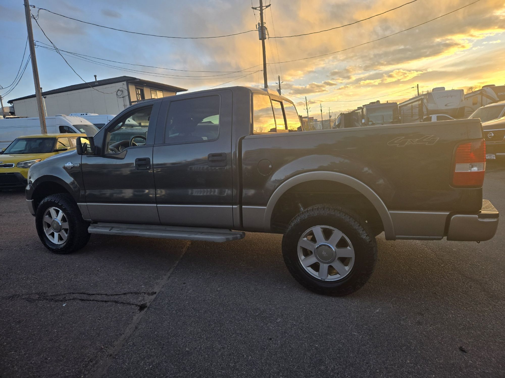 2005 Ford F-150 XLT photo 4