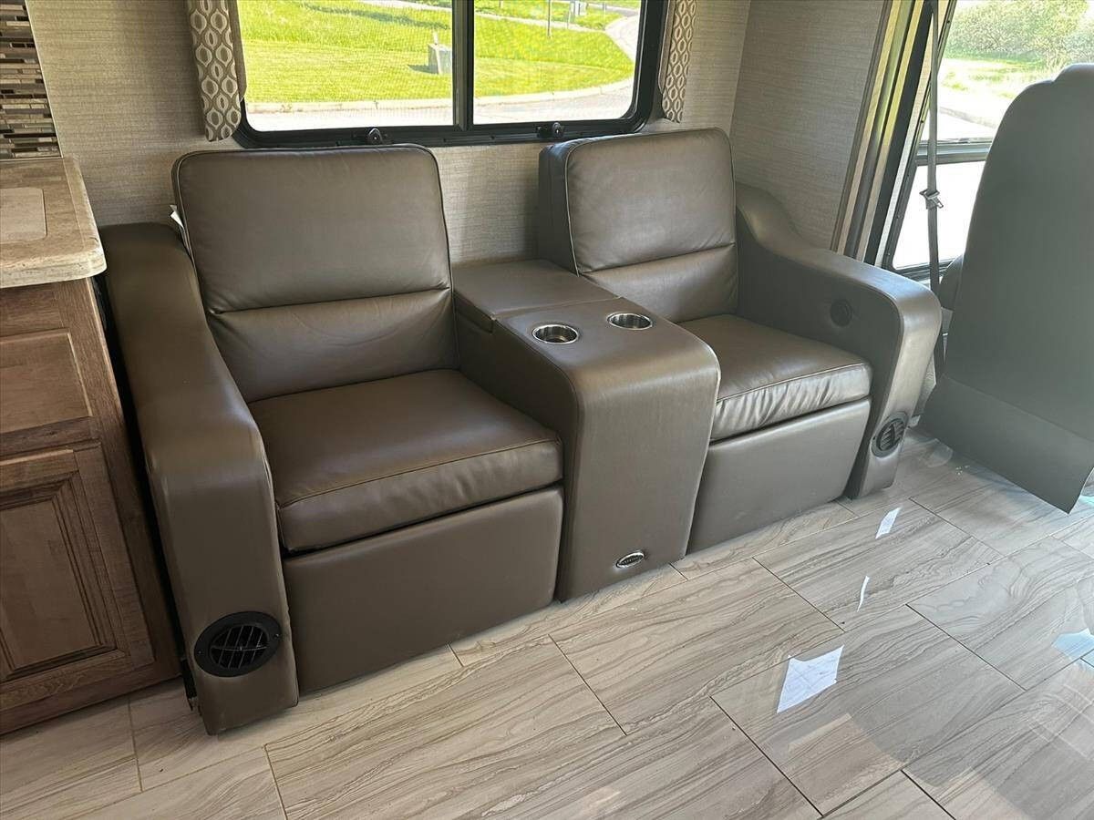 2019 Jayco Embark 93