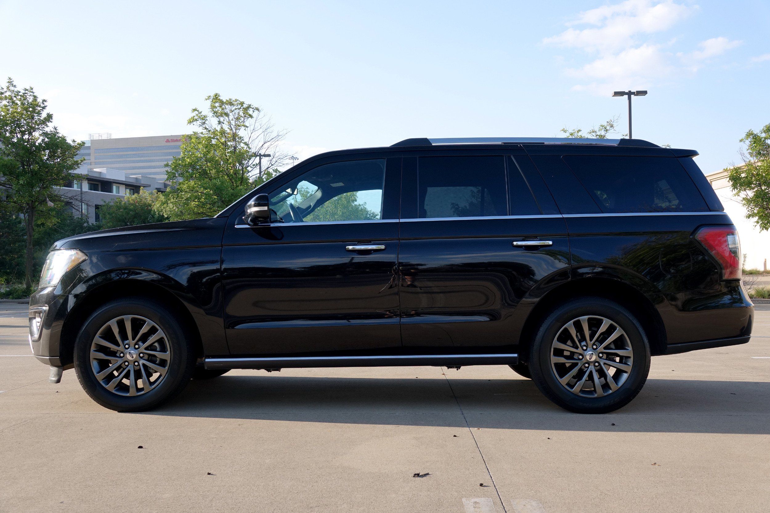 2020 Ford Expedition Limited photo 14