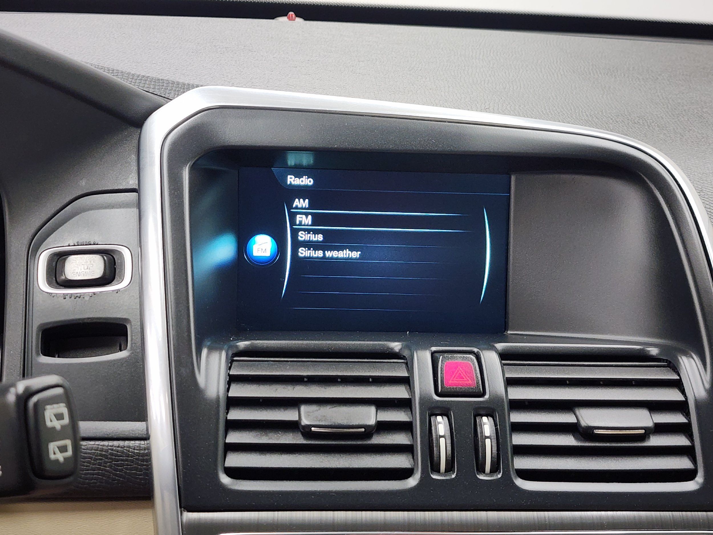 2016 Volvo XC60 T6 Drive-E photo 20