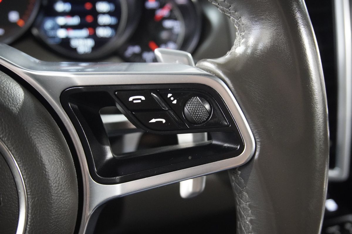 2016 Porsche Cayenne Base
