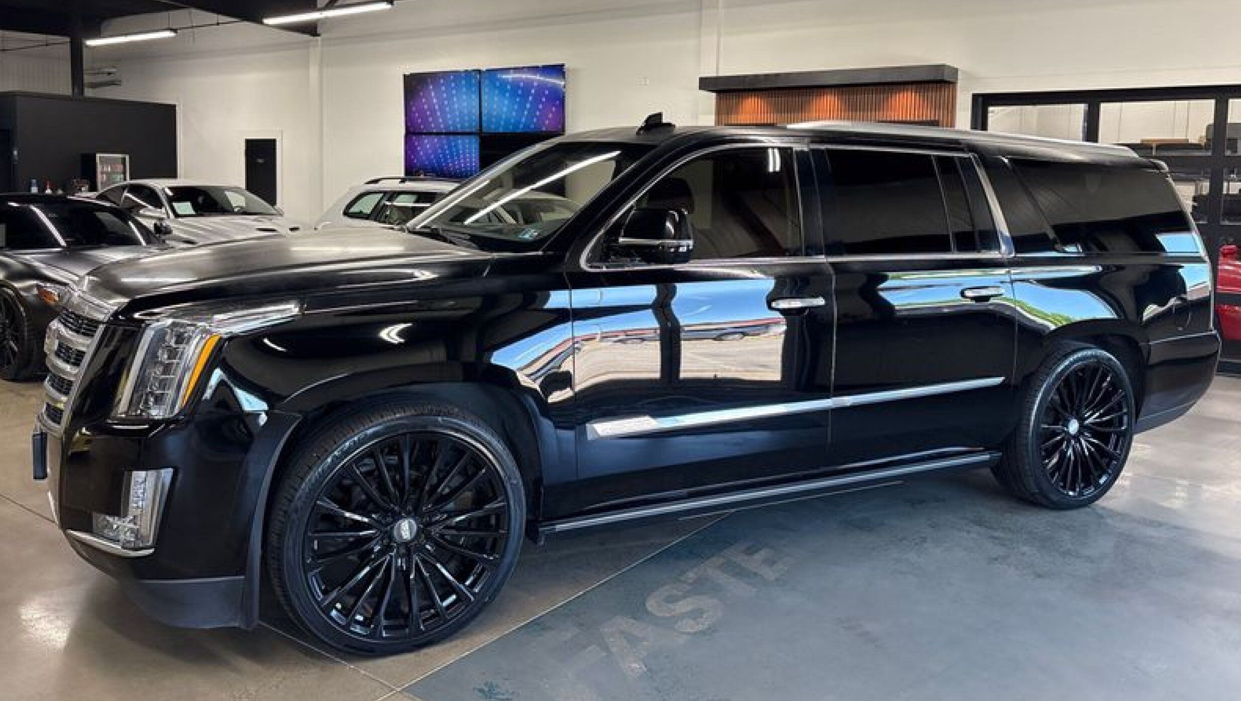 2016 Cadillac Escalade ESV AWD Premium's photo