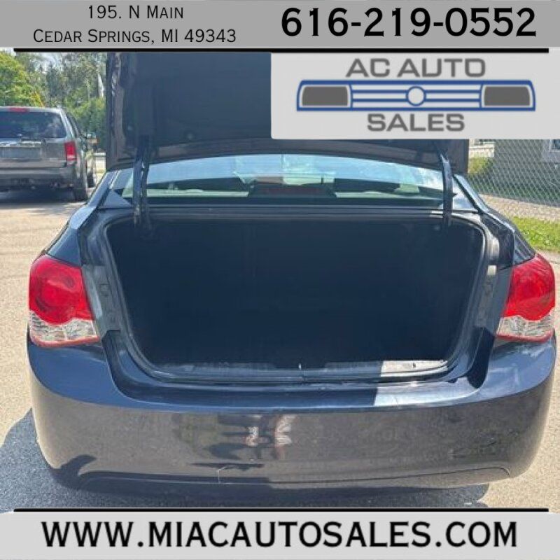 2014 Chevrolet Cruze LS photo 7