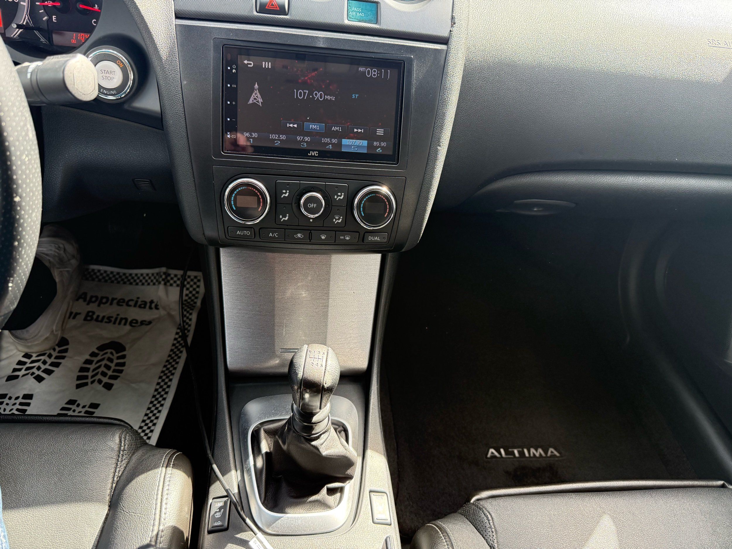 2010 Nissan Altima 3.5 SR photo 16