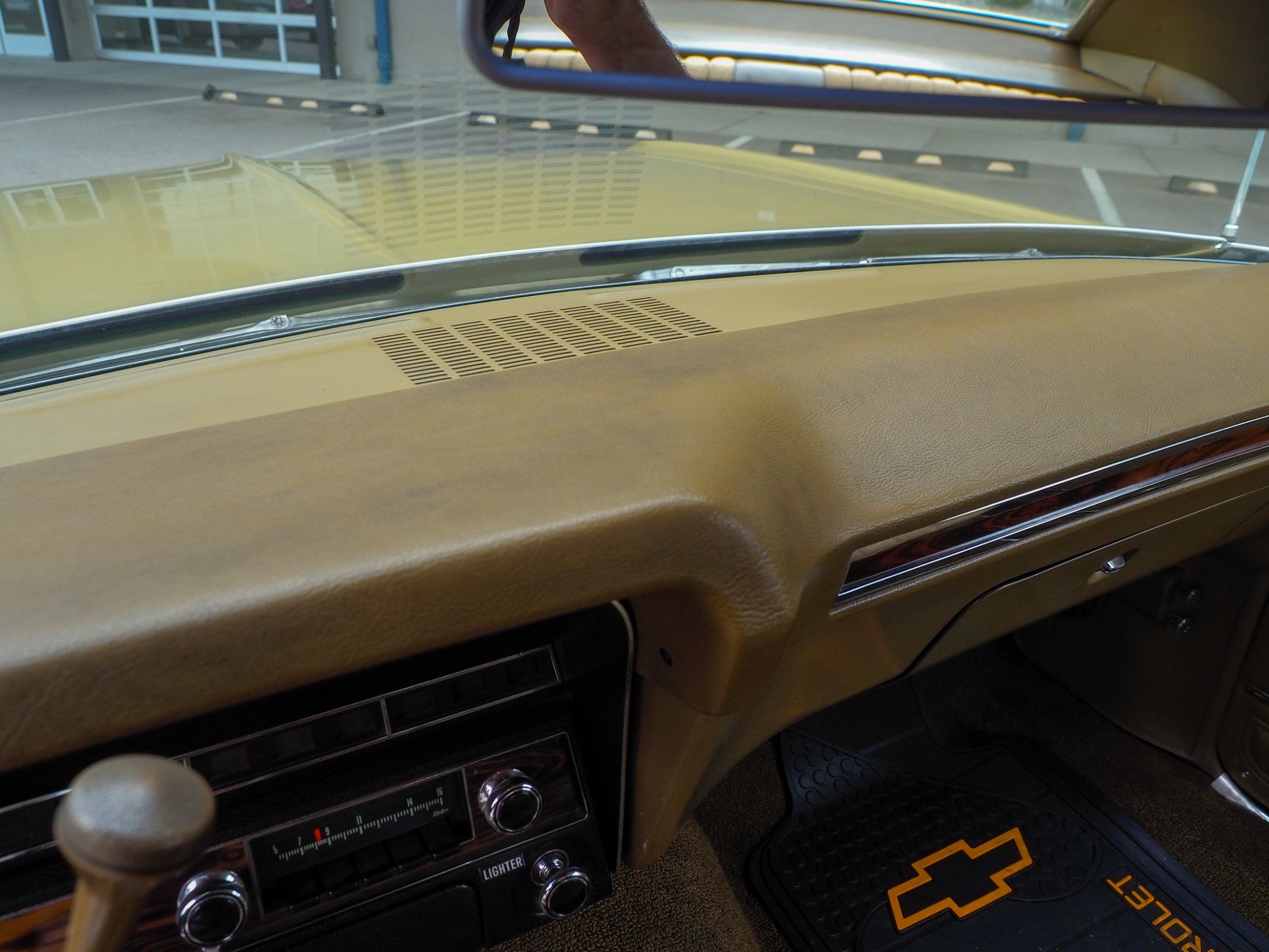 1969 Chevrolet Impala Gold 350
