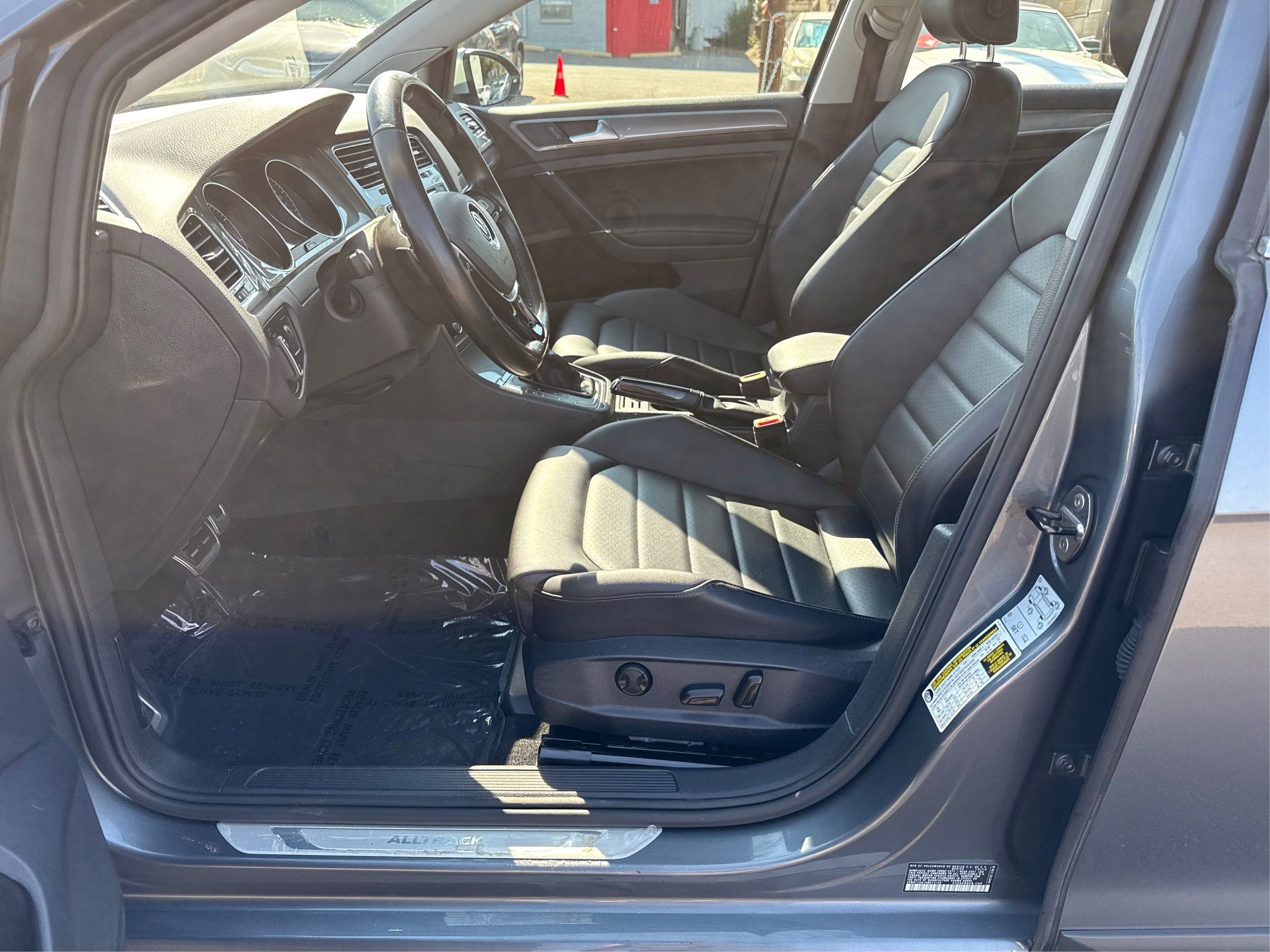 2017 Volkswagen Golf Alltrack TSI SEL 4Motion photo 43