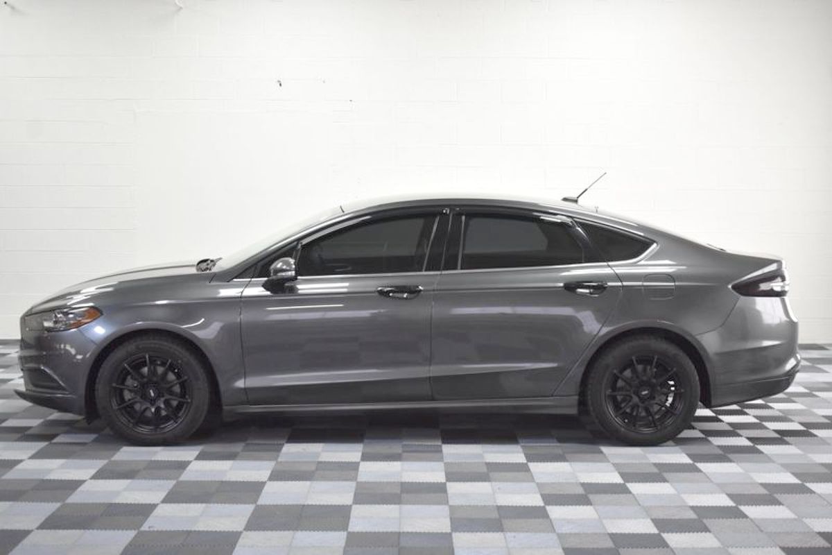 2017 Ford Fusion Hybrid SE