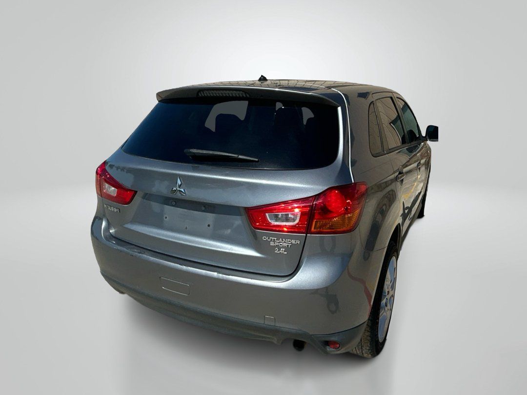 2015 Mitsubishi Outlander Sport ES photo 4