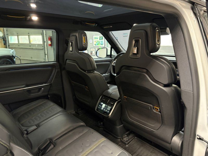 2025 Rivian R1S Adventure - Photo 27