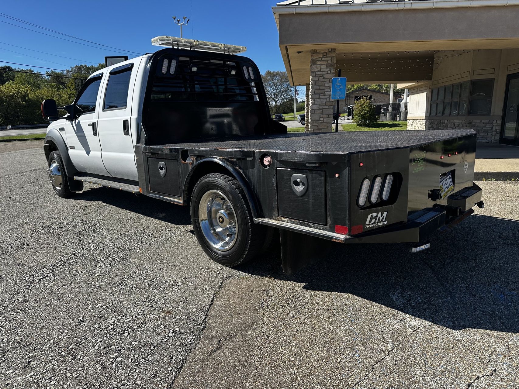 2005 Ford F-550 Skirted Flatbe 4