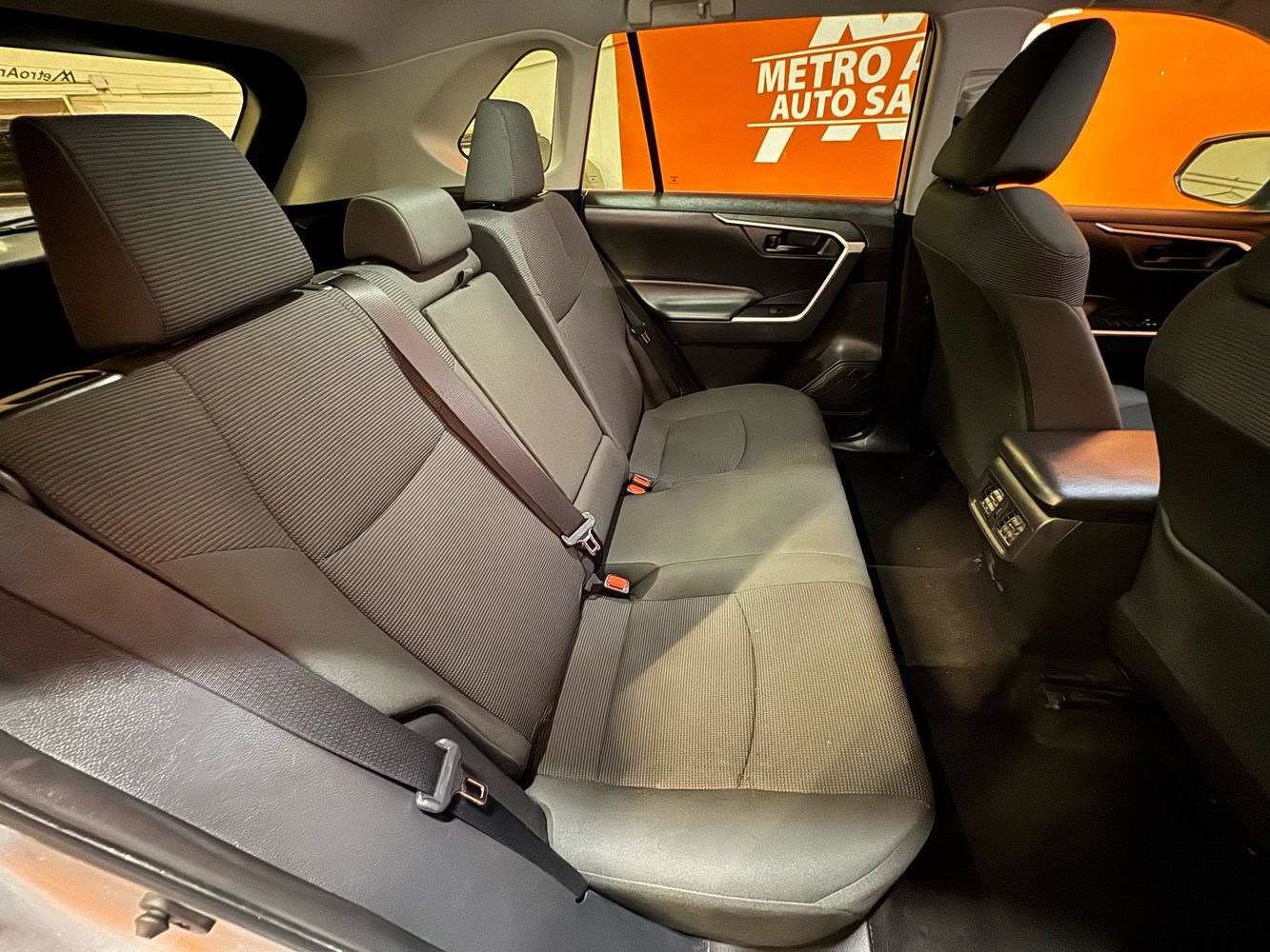 2022 Toyota RAV4 LE photo 11
