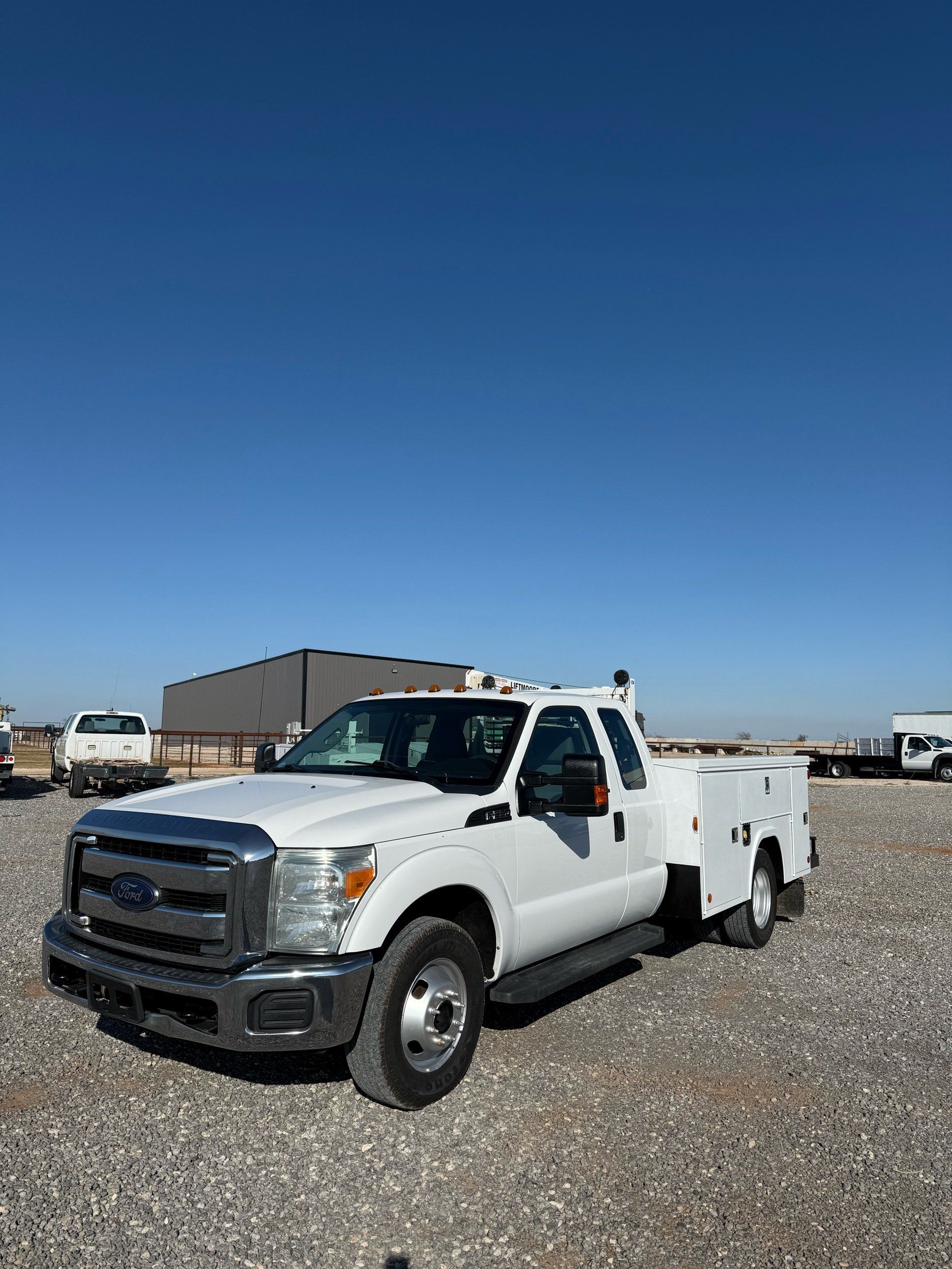 2015 Ford F-350 Super Duty Chassis Cab XL's photo