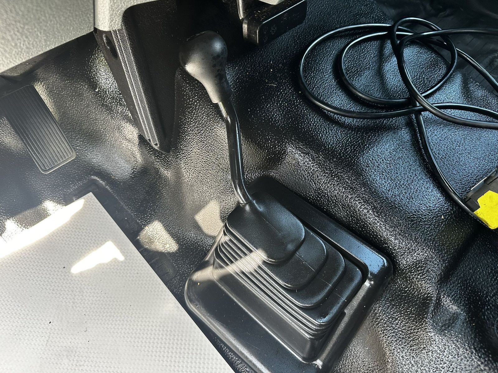 2014 Ford F-550 Chassis 39