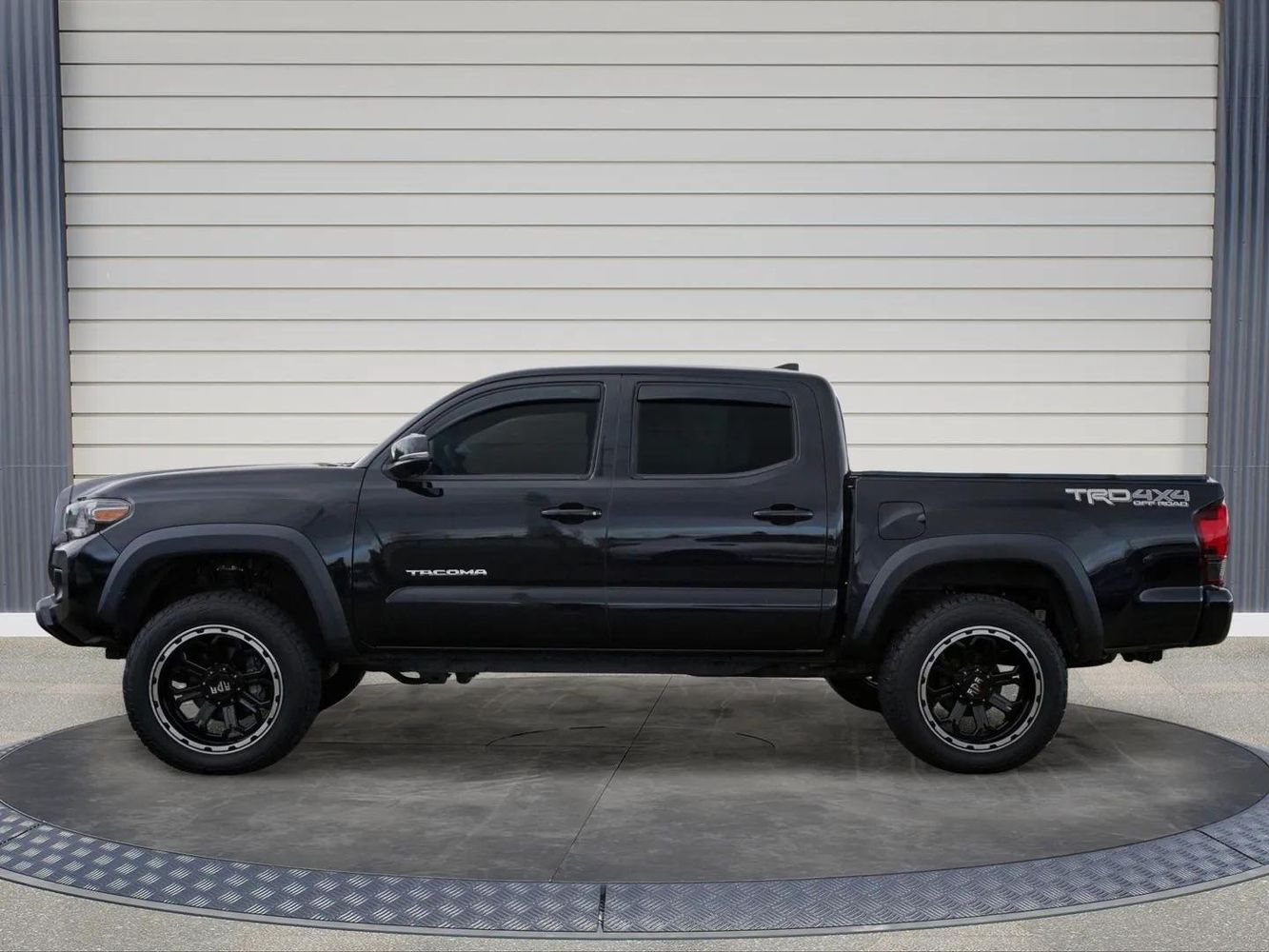 2018 Toyota Tacoma TRD Off Road photo 4