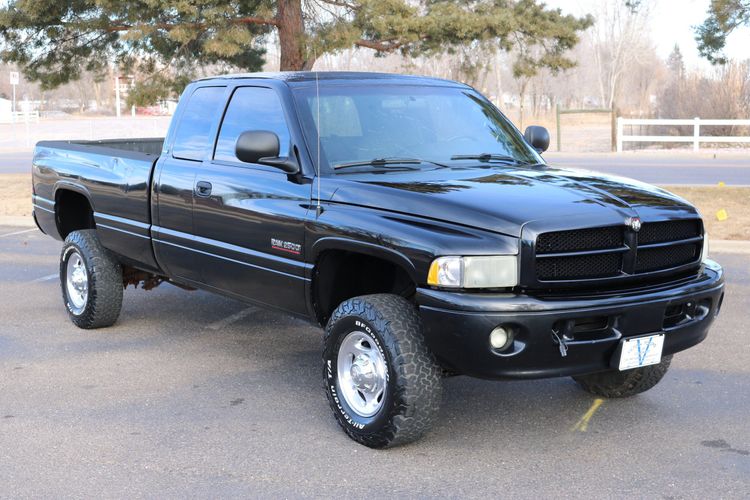 2001 Dodge Ram 2500 SLT | Victory Motors of Colorado