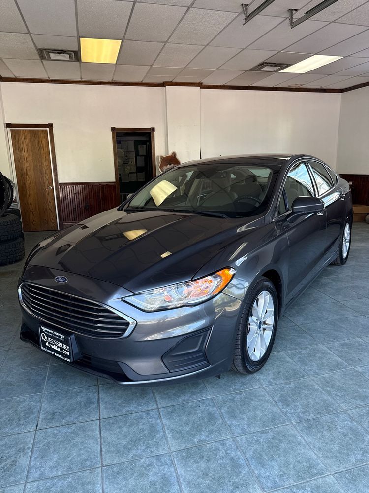 2019 Ford Fusion SE photo 3