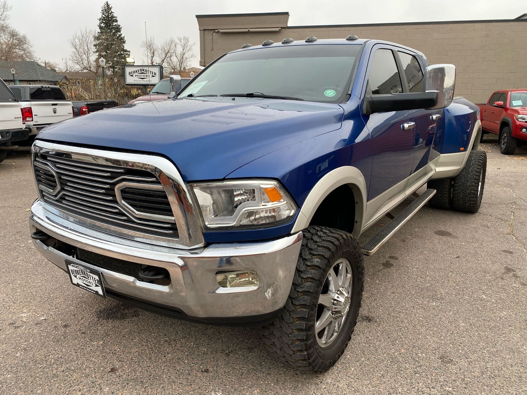 2011 Ram 3500 Laramie photo 3