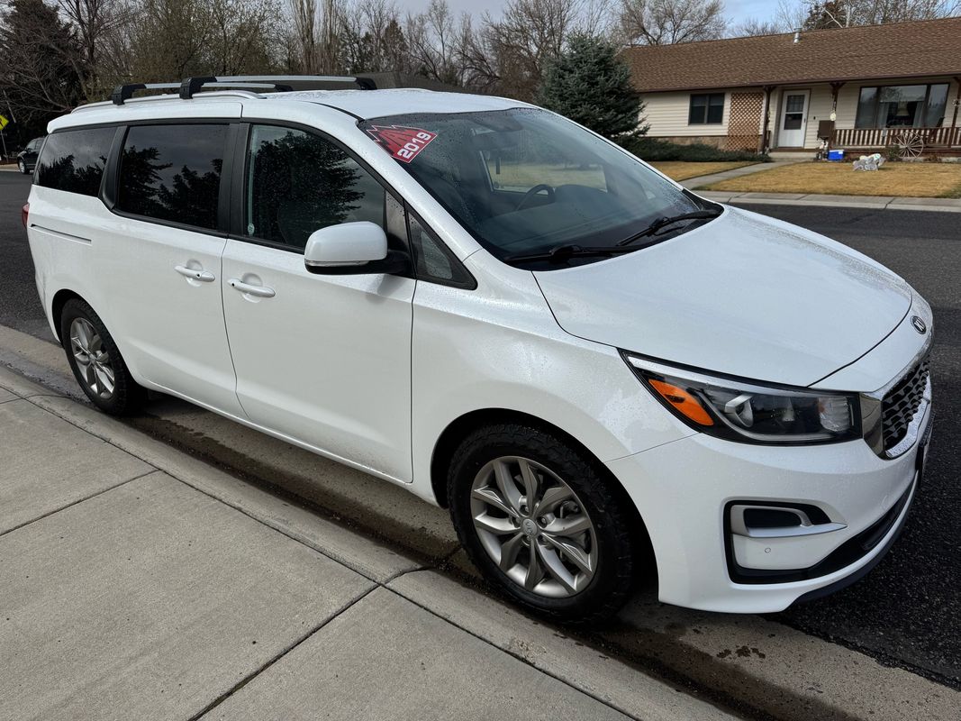 2019 Kia Sedona EX's photo