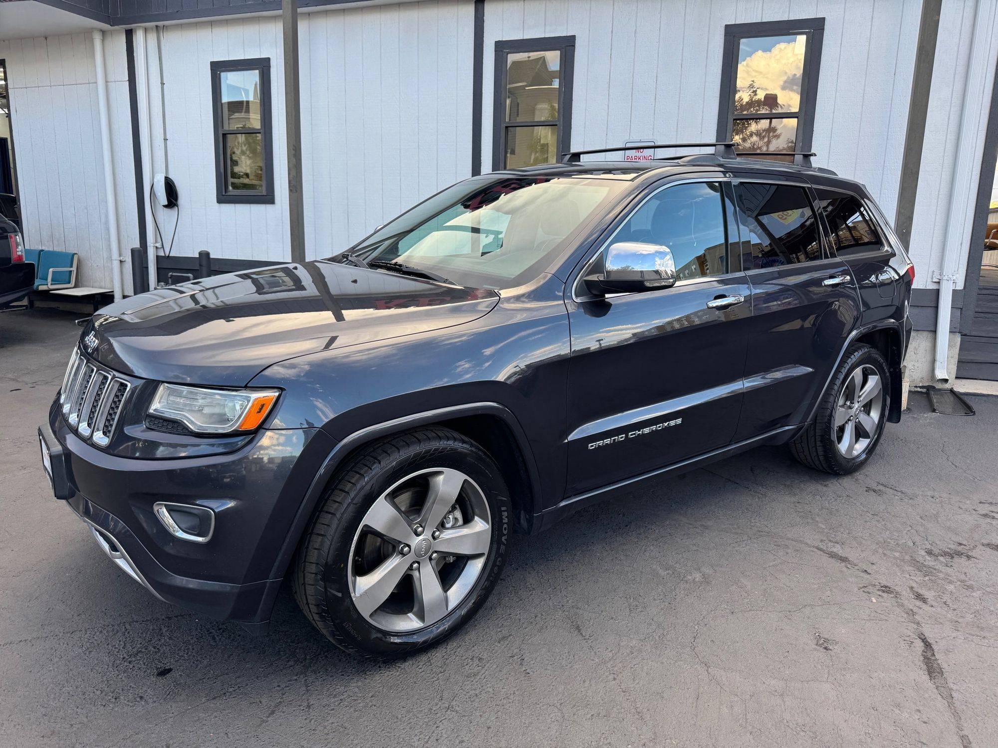 2015 Jeep Grand Cherokee Overland photo 3