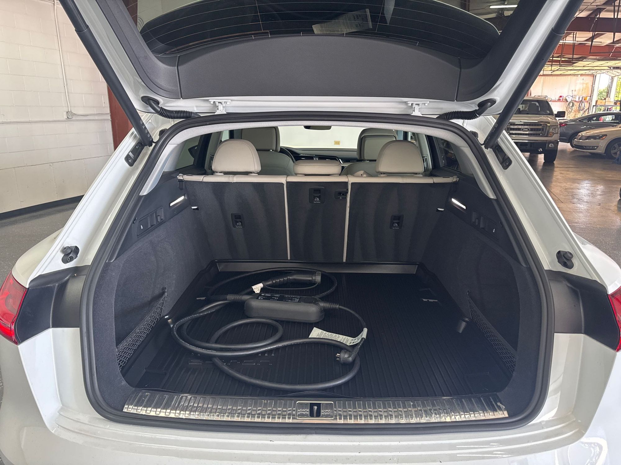 2022 Audi e-tron Premium Plus photo 19