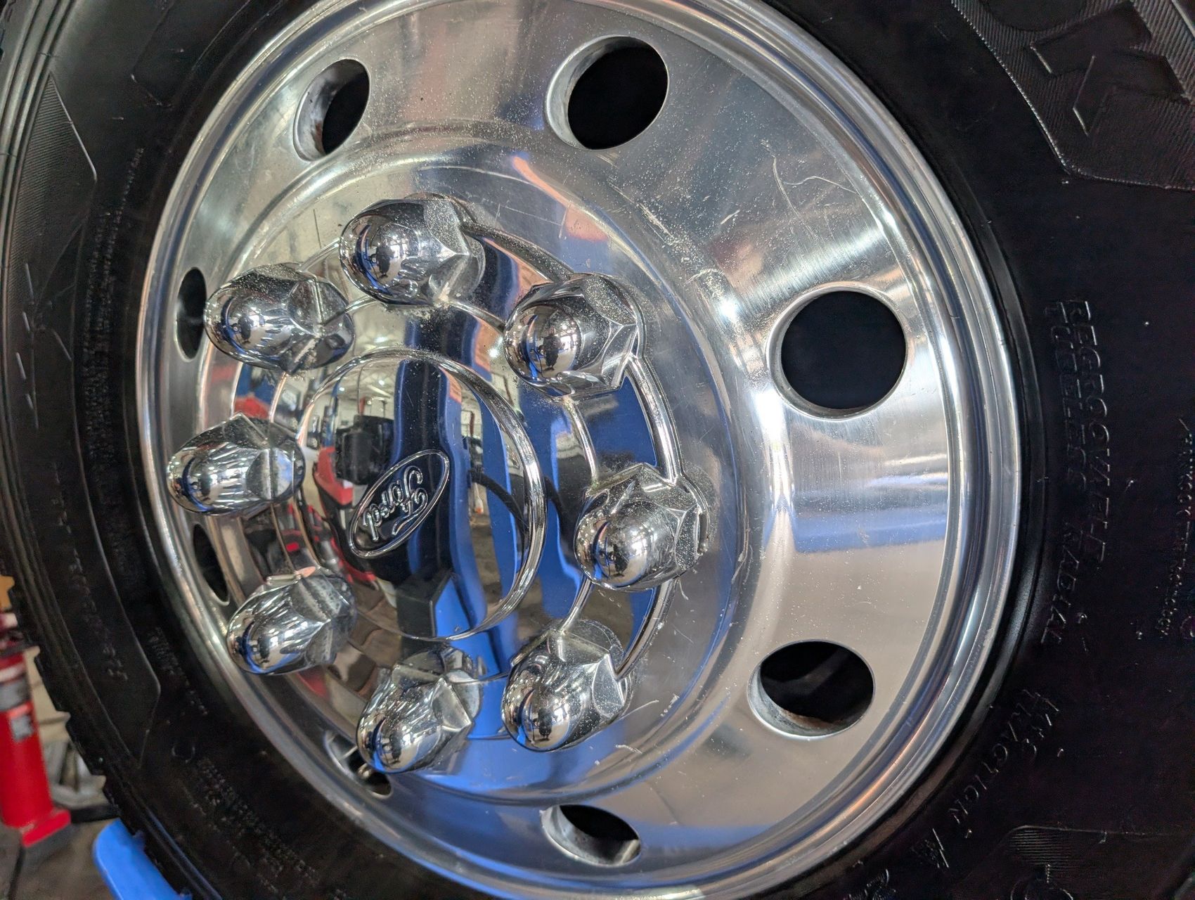 2001 Ford F-550 219