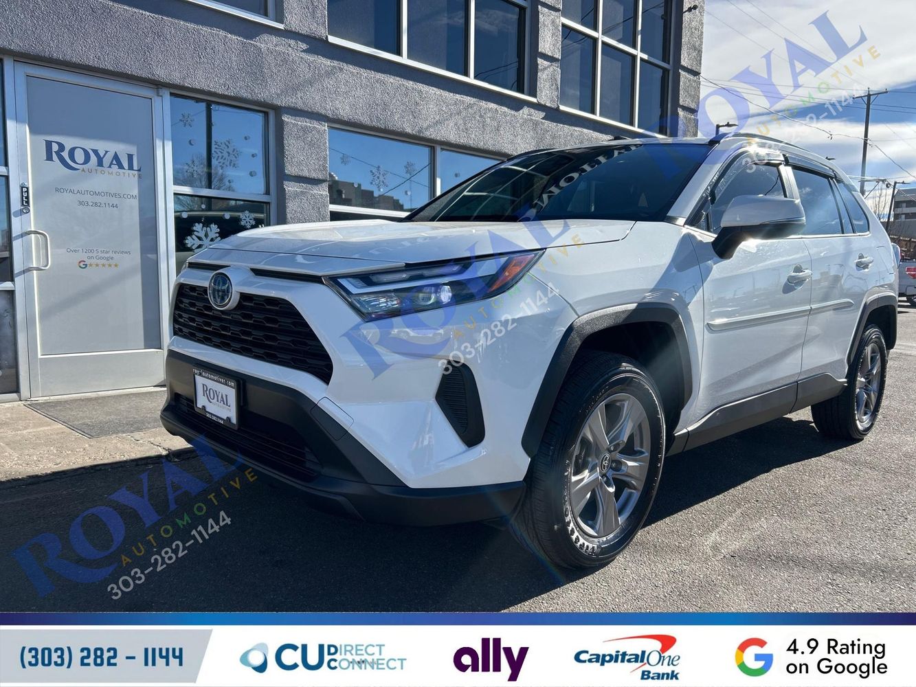 2024 Toyota RAV4 XLE's photo