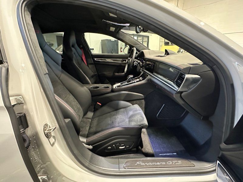 2023 Porsche Panamera GTS, photo 24