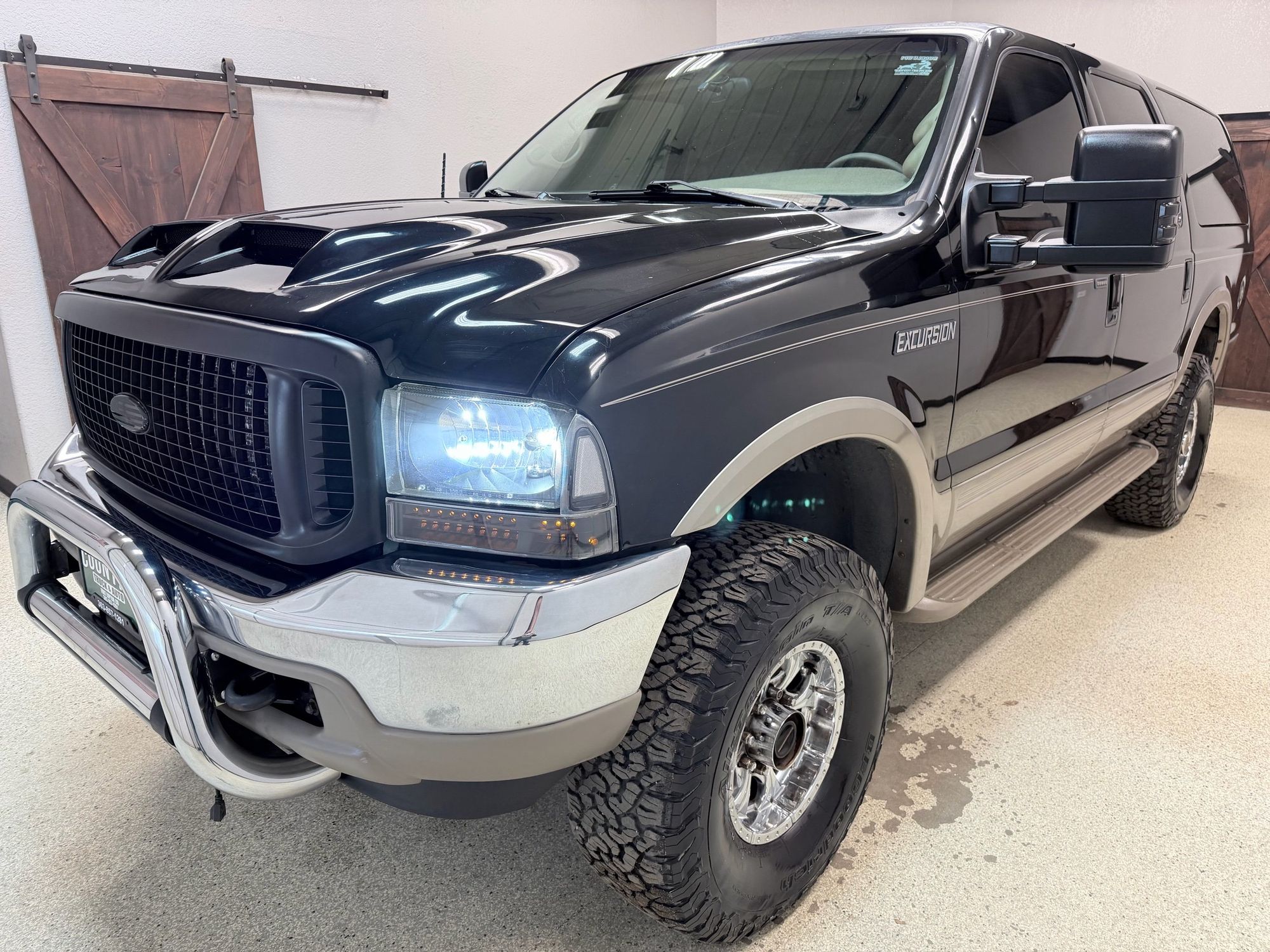 2001 Ford Excursion Limited photo 3