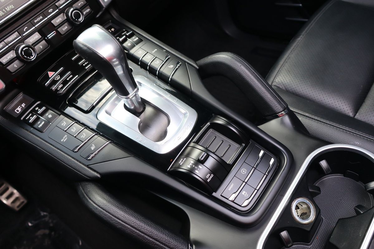 2016 Porsche Cayenne S