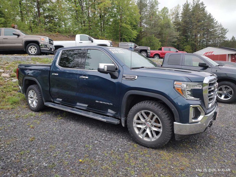2019 GMC Sierra 4WD Crew Cab Short Box SLT's photo