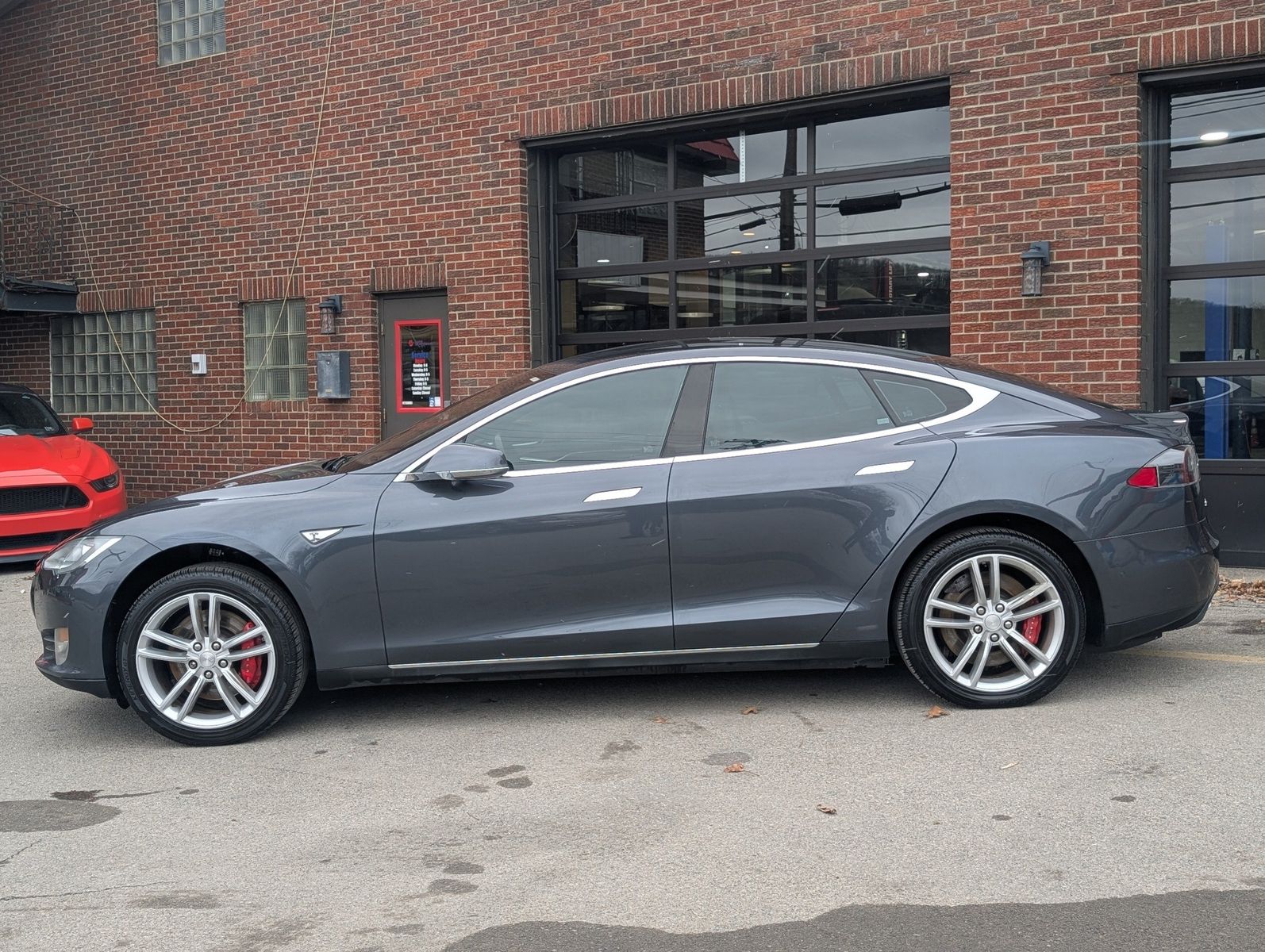 2014 Tesla Model S 13