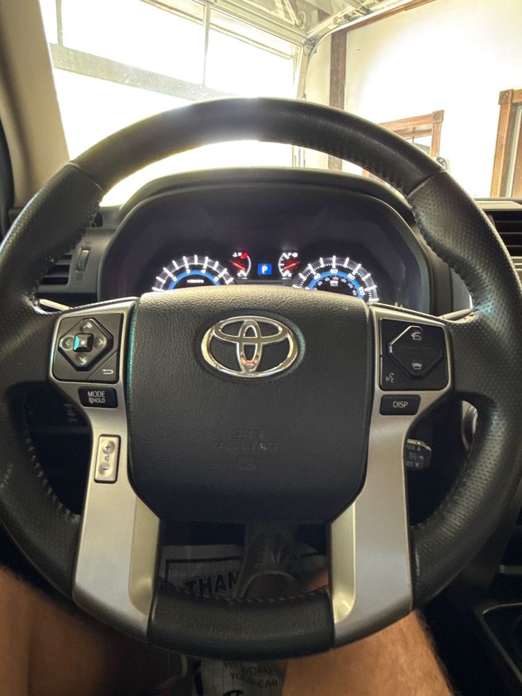 2017 Toyota 4Runner SR5 photo 24