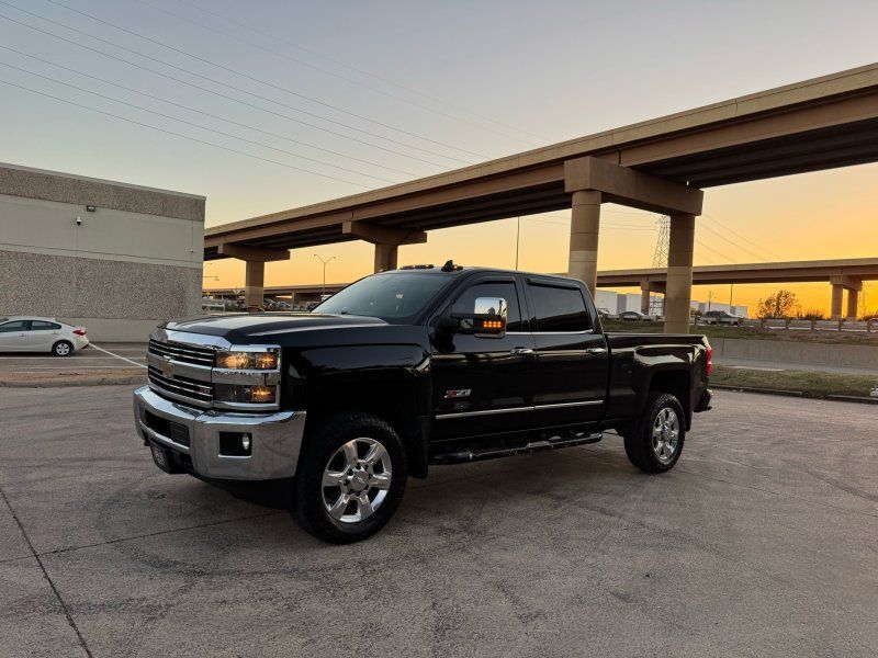 2018 Chevrolet Silverado 2500HD LTZ photo 2
